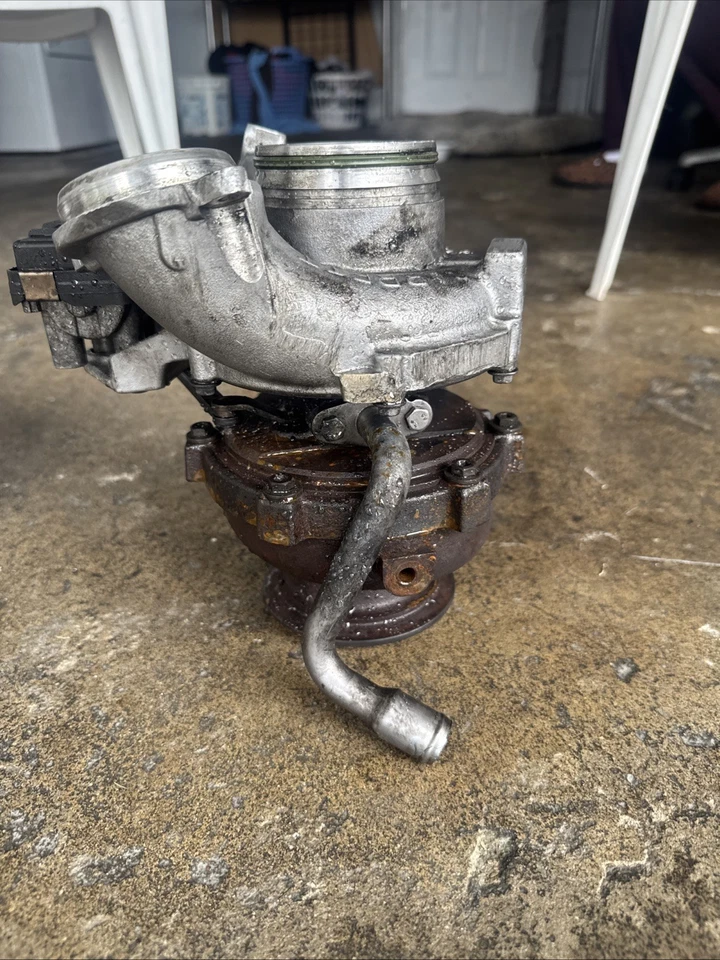 Turbocompresor OEM Garrett GTB2056 para BMW 535d 740Ld y X5 xDrive35d diésel Foto 4 de 4