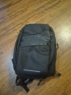 SWISSGEAR -19  Laptop Hybrid Backpack/Messenger Bag Black-USB Port Sling