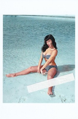 1950's Pin-Up Queen-Bettie Page-At The Beach-Photo