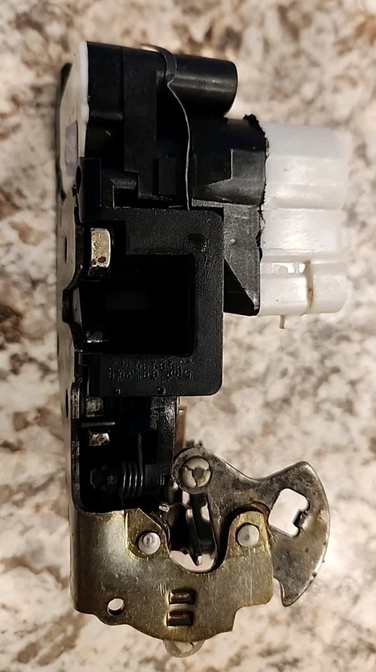 全新通用 16634795 1996 - 1998 别克 Oldsmobile 左前门锁闩锁执行器 — 第 3/3 张图片