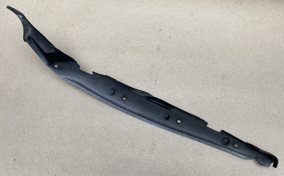10-15 Lexus IS250C IS350C FRONT LEFT FENDER SIDE PANEL PROTECTOR 53828-53030