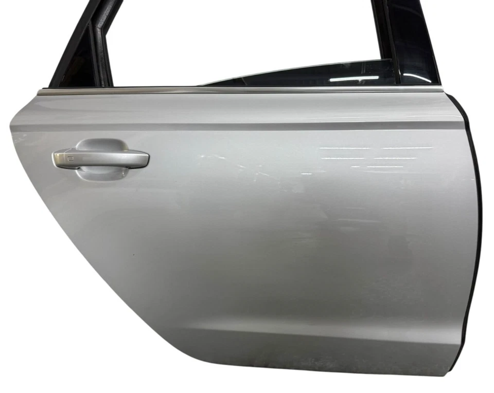 Audi A6 S6 2012-2018 carcasa de puerta trasera derecha del lado del pasajero plateada OEM Foto 2 de 4