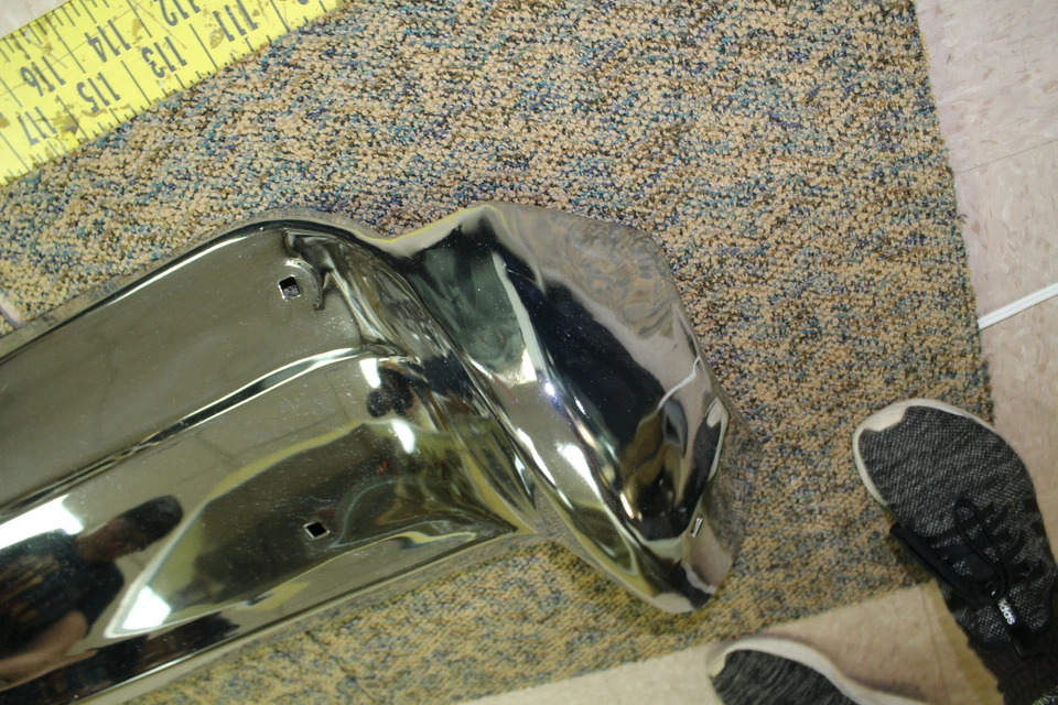 Nuevo parachoques trasero cromado GM "Casi como nuevo" OEM 1237511 1971 Buick Electra (B166) Foto 3 de 4