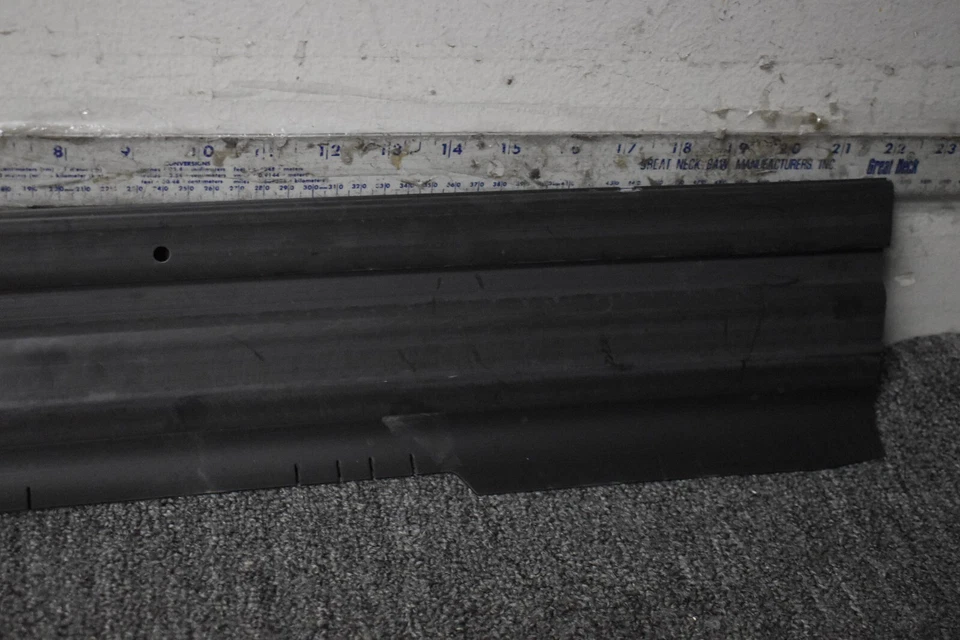 2011-2020 JEEP DURANGO CITADEL RADIATOR UPPER SEAL FACTORY OEM - Image 3 of 4