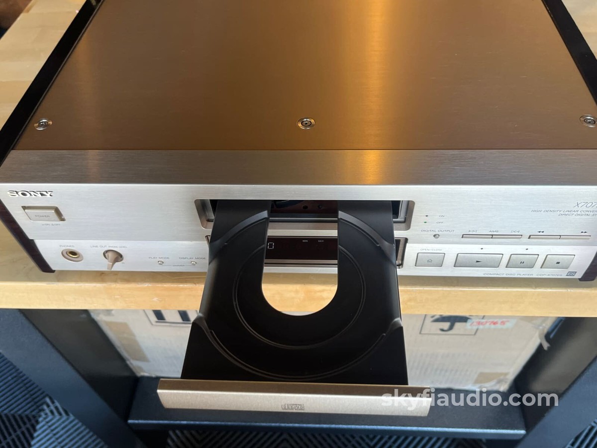 Sony CDP-X707ES CD Player - Serviced - Rare Champagne Finish Sony CDP-X707ES CD Player - Serviced - Rare Champagne Finish