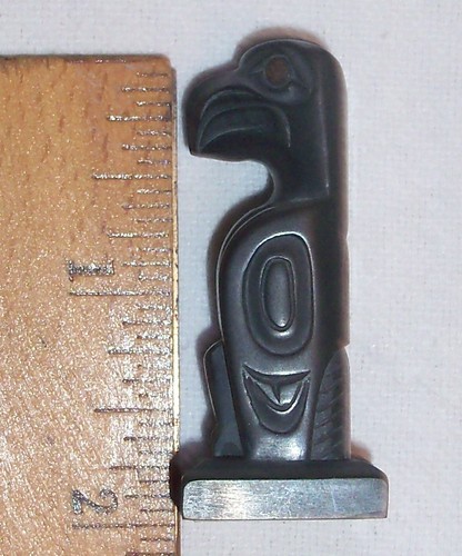MINIATURE 2" ARGILLITE EAGLE FIGURE TOTEM POLE CARVED BY NORMAN RUSS - Picture 5 of 8