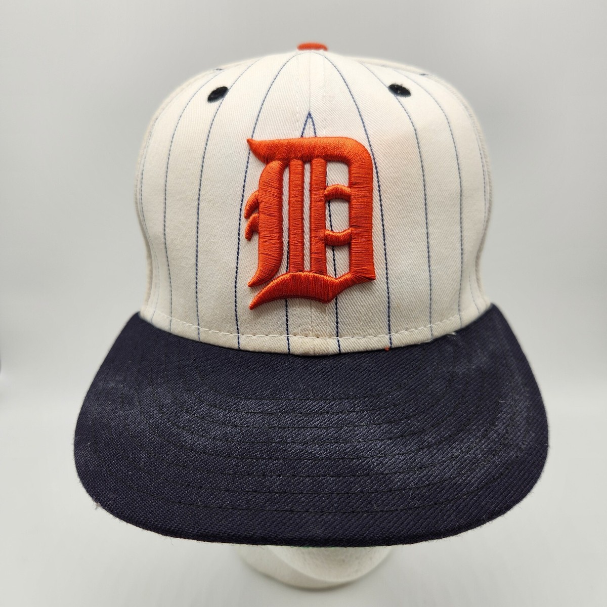 New Era Detroit Tigers Fitted Hat Size 7 Pinstripe Script Heritage