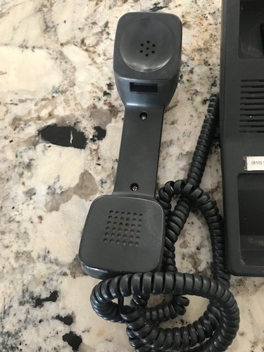 InterTel 520.4300 IP Business Digital Terminal Phone 8 Lines - Picture 2 of 3