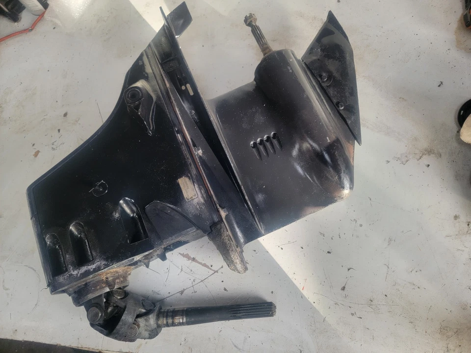 OMC  Cobra   2.3      Outdrive     1990  FRESH WATER - Image 4 of 4