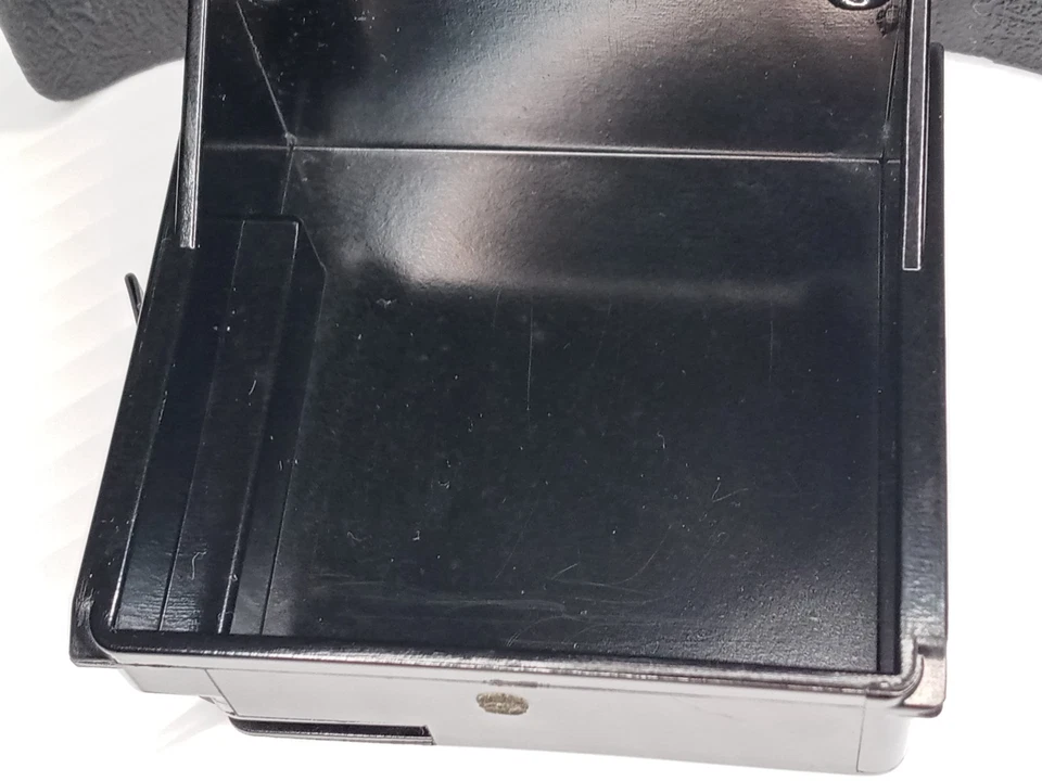 94 95 96 97 98 MK3 CABRIO GOLF JETTA VW CONSOLA CENTRAL TRASERA CENICERO INFERIOR NEGRO Foto 4 de 4