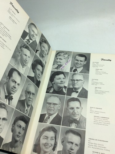 1959 BUCHANAN HIGH SCHOOL YEARBOOK - 1st ed - Buchanan, Michigan - America - Picture 4 of 5