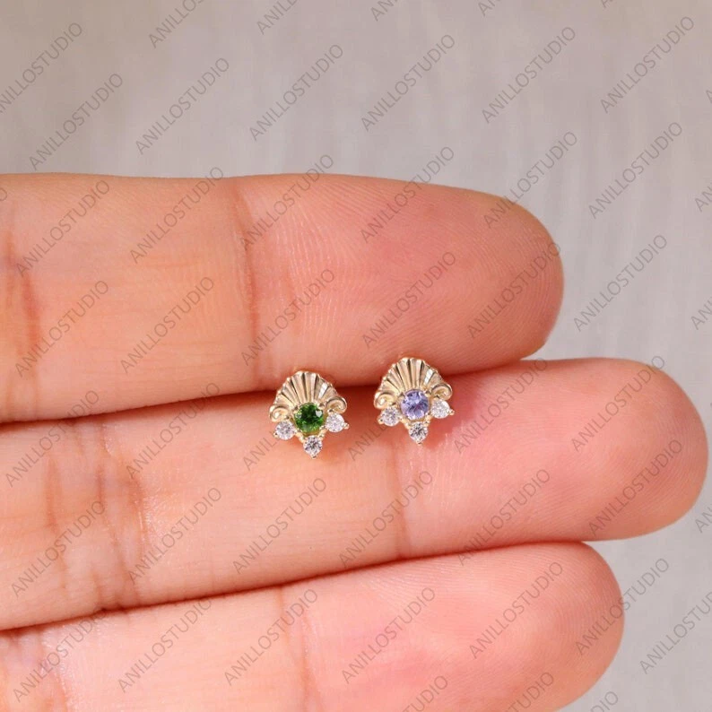 Aretes con poste de perno prisionero de oro amarillo macizo de 14K de diopsido/tanzanita, concha de mar Foto 4 de 4