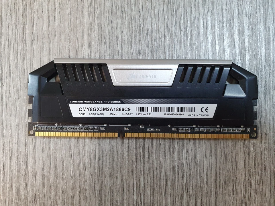 8GB Kit Corsair Vengeance 2x4GB CMY8GX3M2A1866C9 1866MHz Desktop Memory EA1610 - Image 3 of 4