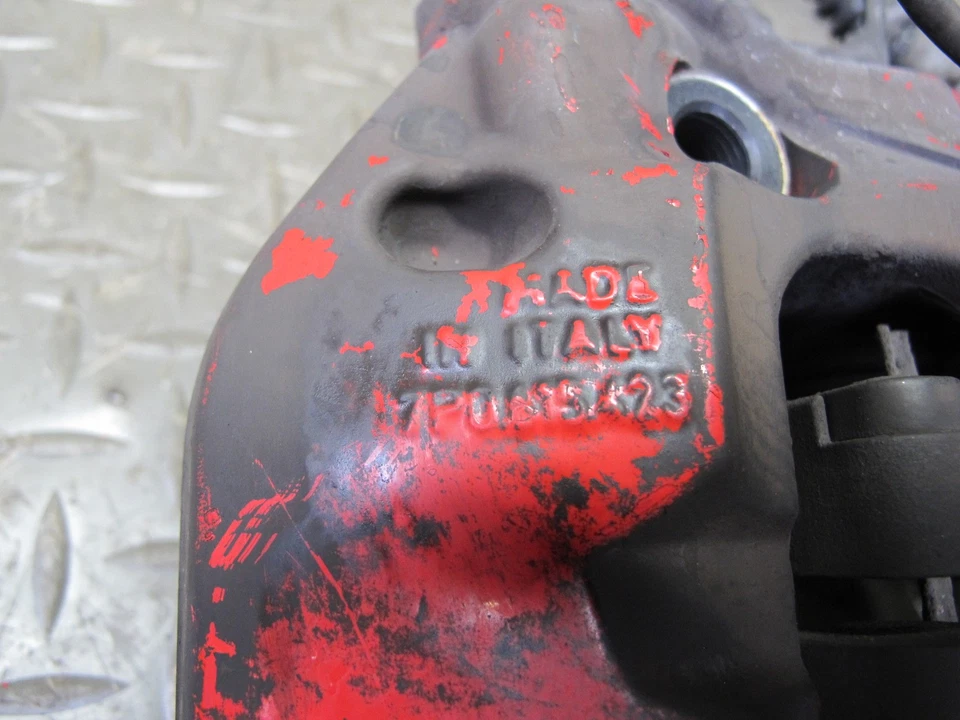 Juego de 2 pinzas de freno traseras Brembo 2011-2018 Porsche Cayenne 958 4,8 L AWD 19" Foto 3 de 4