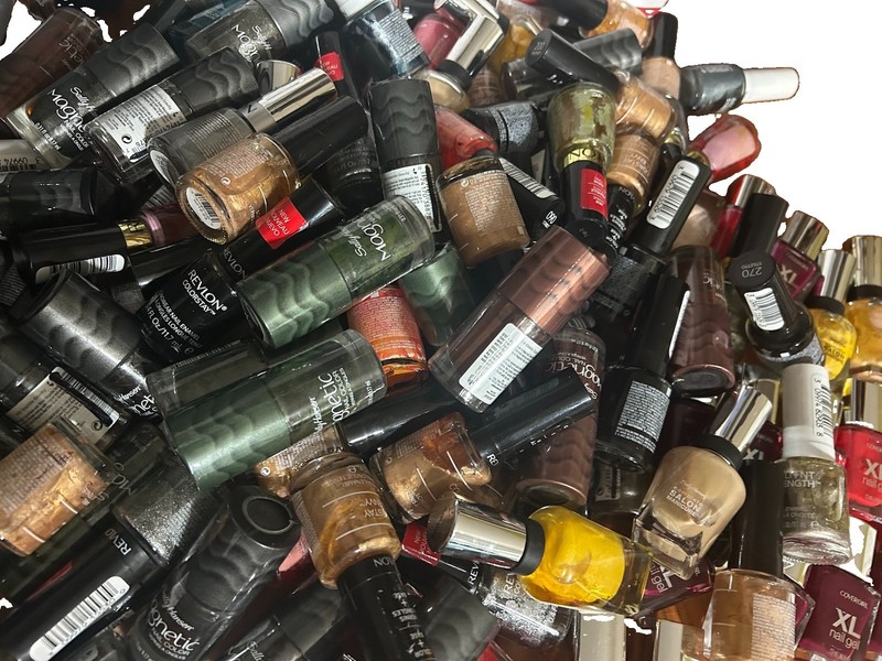 122 + 44 Revlon Covergirl Sally Hansen Nail Polish OPI Nail Oil
