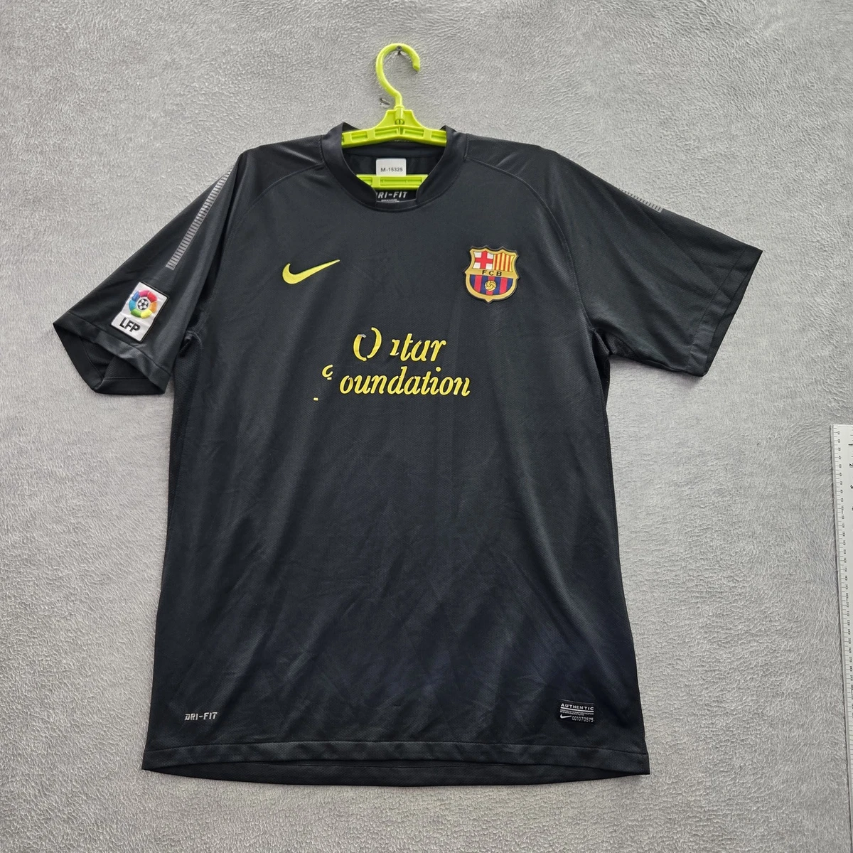 FC Barcelona Size XL International Club Soccer Fan Jerseys for