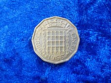 UK Predecimal Threepence 1966 high grade