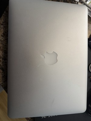Apple MacBook Air 13.3'' Silver Laptop macOS Wi-Fi 