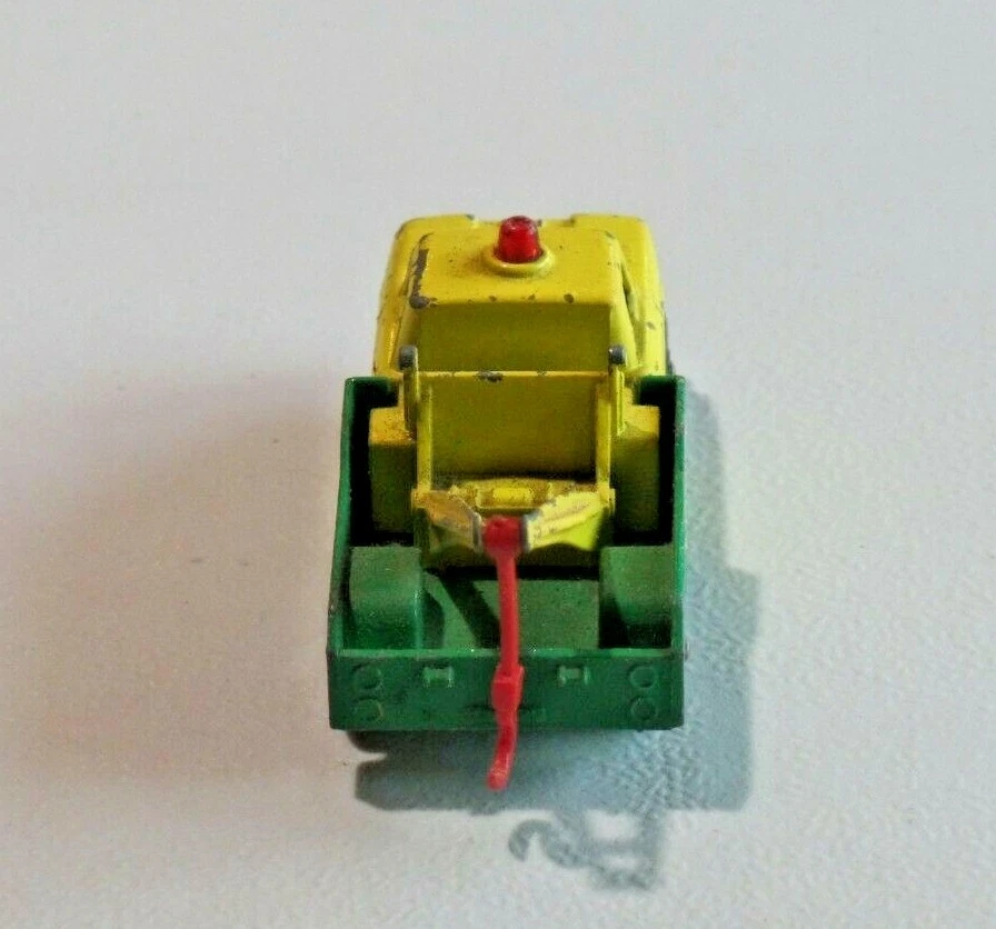 Matchbox Dodge Wreck Truck NO. 13 BP Yellow Green w/Hook Vintage Original 8720 - Image 4 of 4