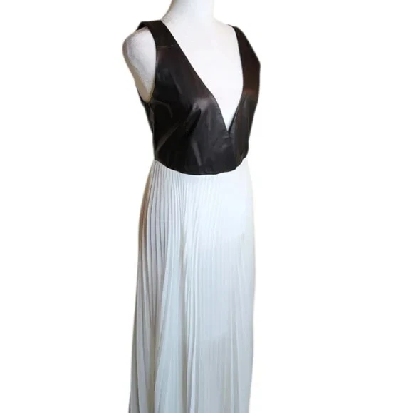 Vestido Alice + Olivia Cuero Cordero Negro y Blanco Plisado Foto 4 de 4