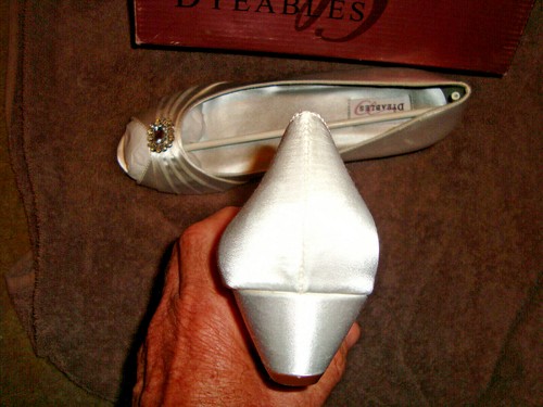 Dyeables "ANETTE" White Satin size 12B - Picture 5 of 8