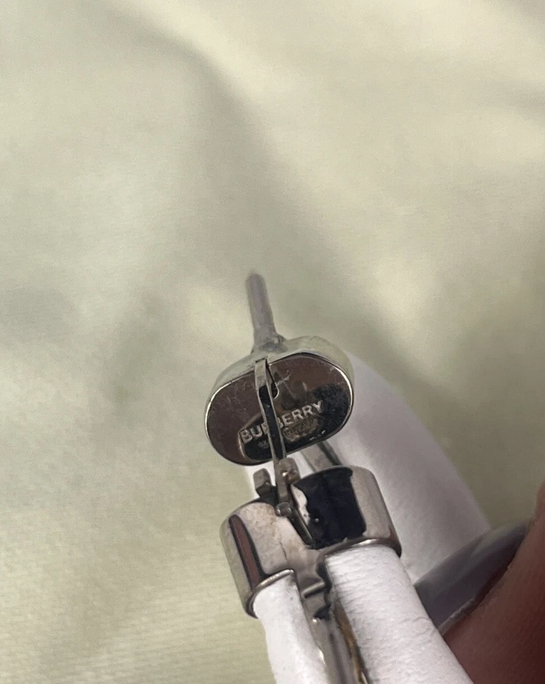 Pendientes de aro Burberry Palladio/blanco gráficos Foto 4 de 4