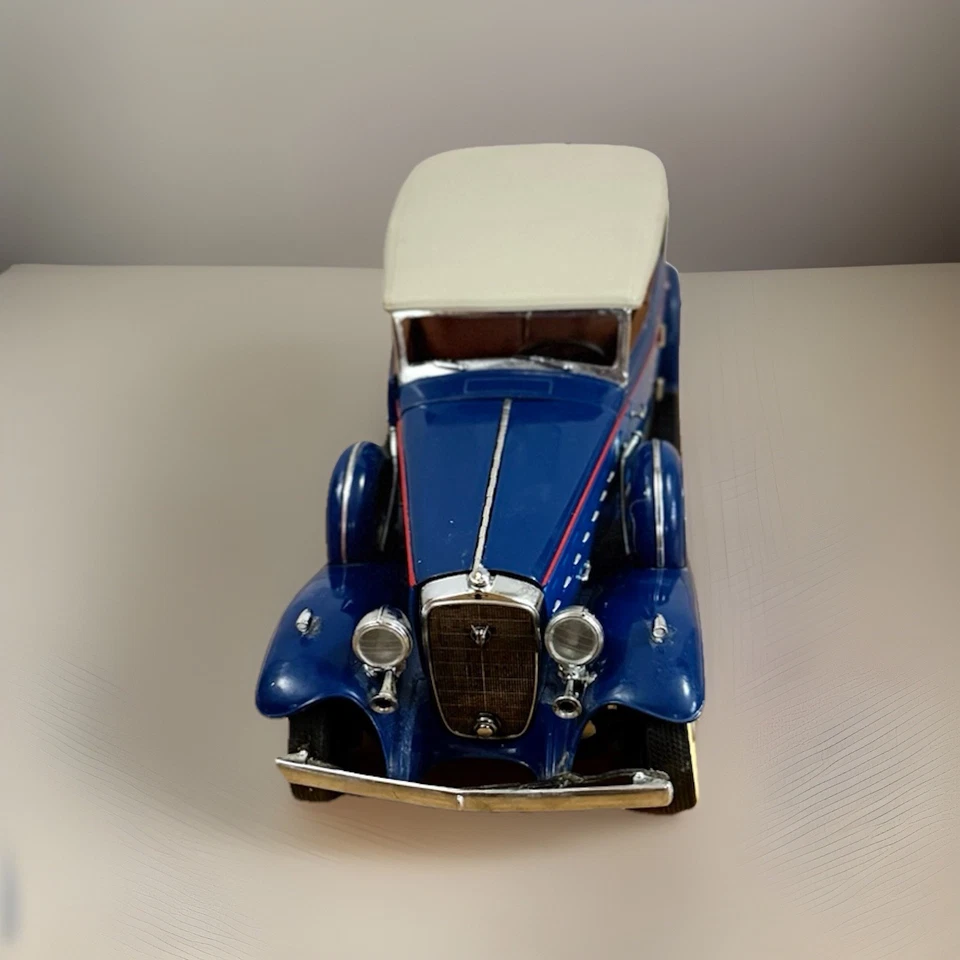 Vintage Franklin Mint 1932 Cadillac V-16 Sport Phaeton Diecast Blue 9" - Image 3 of 4