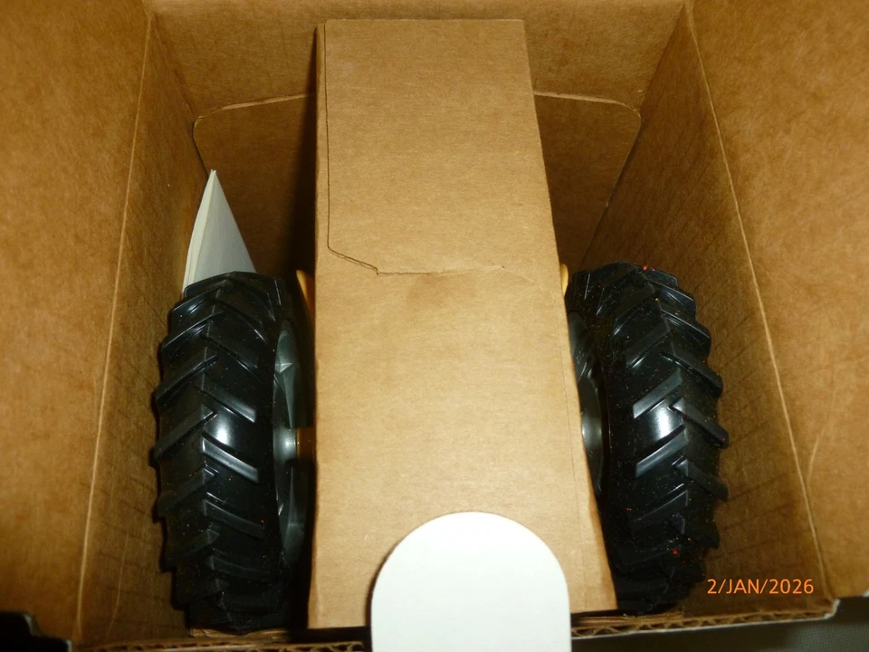 NEW Case 800 Diesel Toy Farmer Tractor (1/16) made in 1990 693PA ERTL Rare - Image 3 of 4