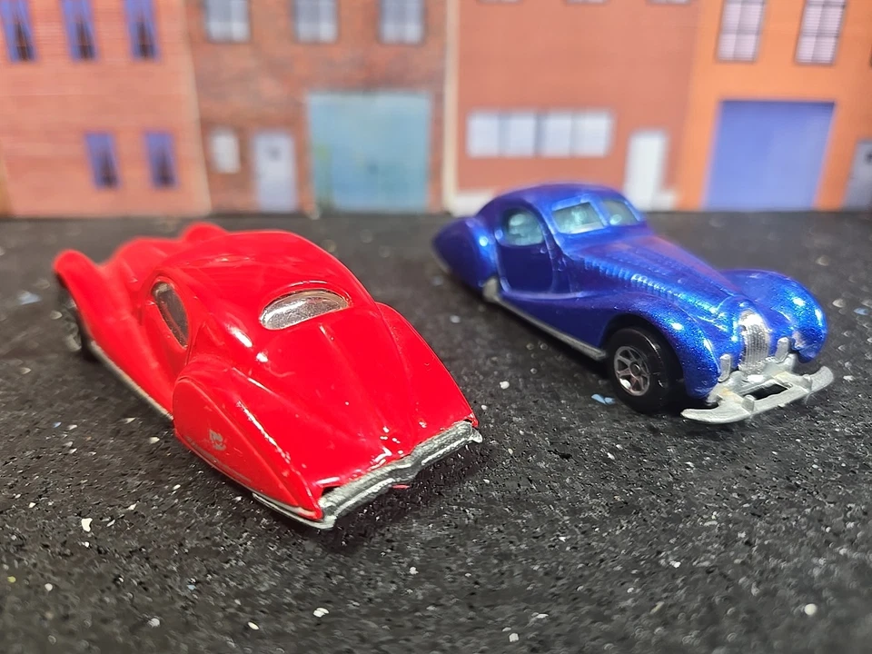 Hot Wheels vintage Talbot-Lago. two nice heavy metal base cars. - Image 2 of 4