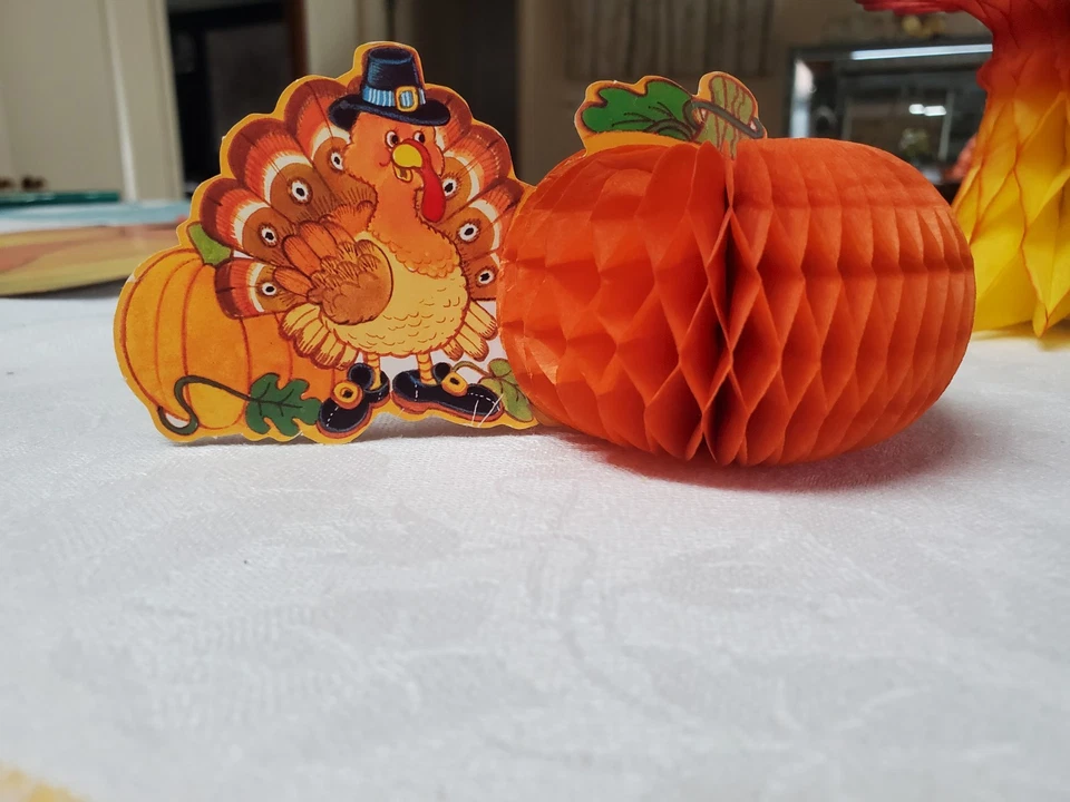 Thanksgiving N. American Turkey Honeycomb Table Fall Decorations Beistle ✨️ Vtg - Image 4 of 4