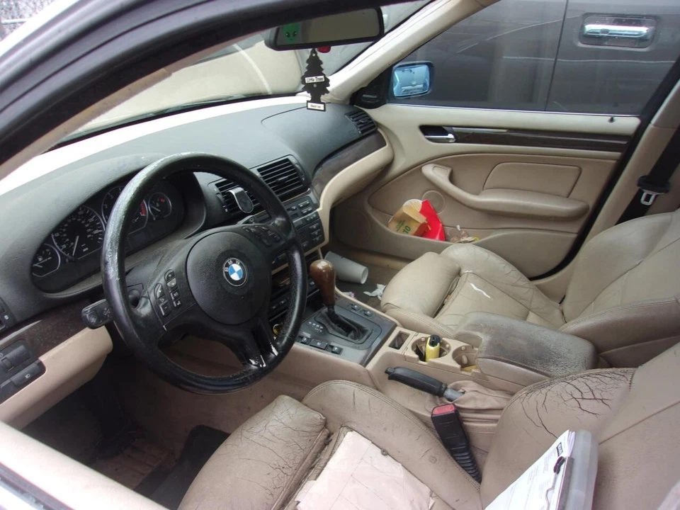 Used Driving Light fits: 2002 Bmw 330I Fog-Driving Sdn round w/M-Tech Grade A - Image 3 of 4