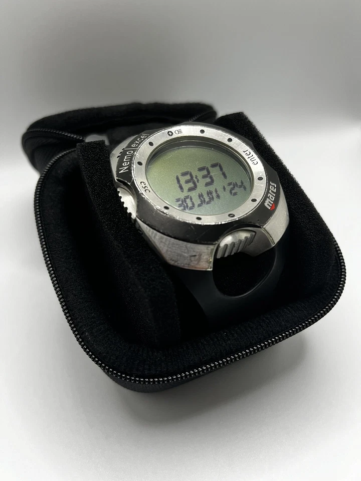 Mares Nemo Excel mit neuer Batterie und Druckprobe vom Fachmann