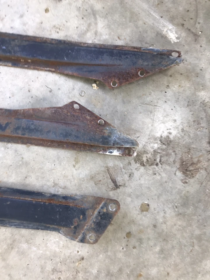 Oldsmobile Starfire Jetstar 1963 capó soportes noventa y ocho ochenta soporte de soporte Foto 2 de 4