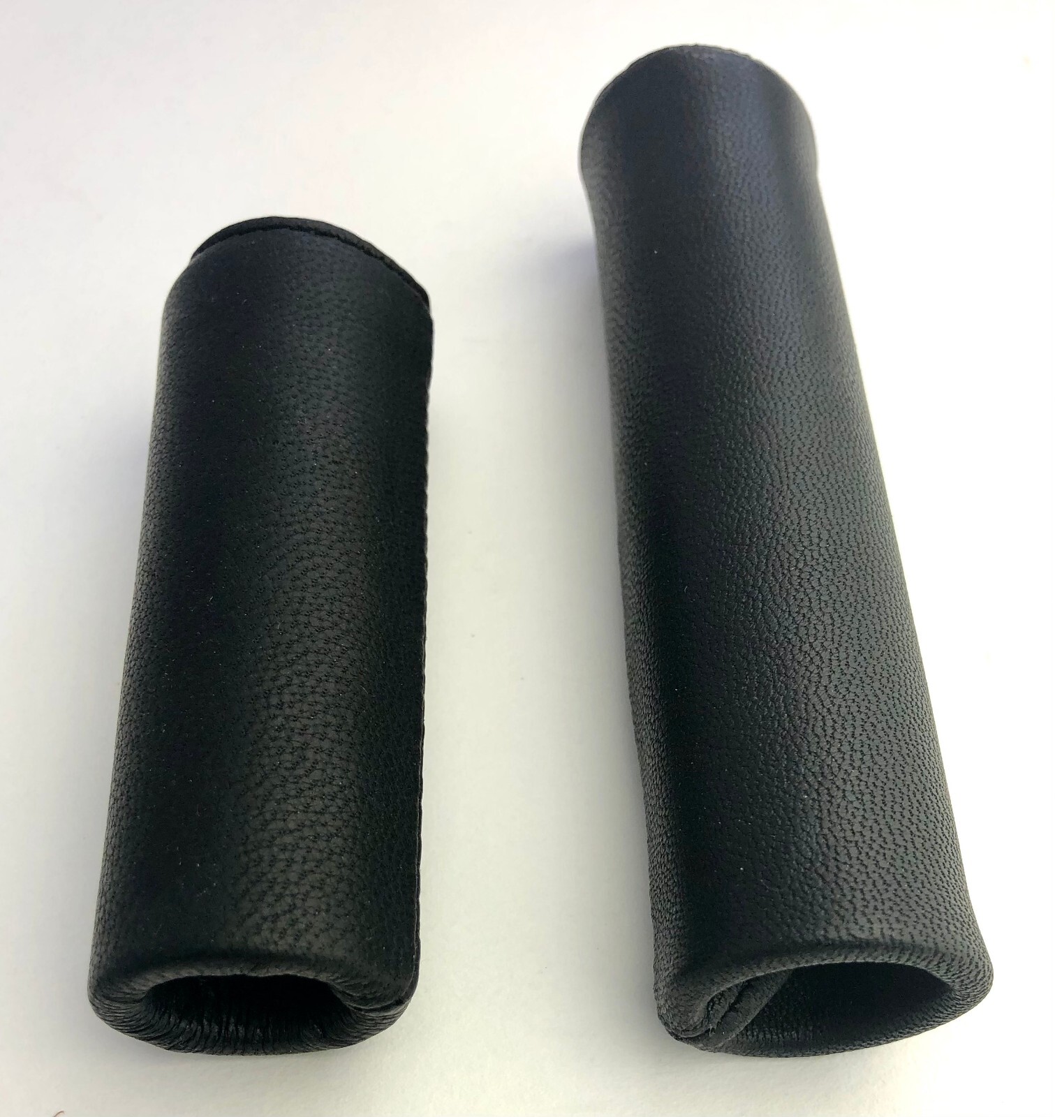 Poignées vélo cuir véritable noir asymétriques court et long pour guidon route et ville