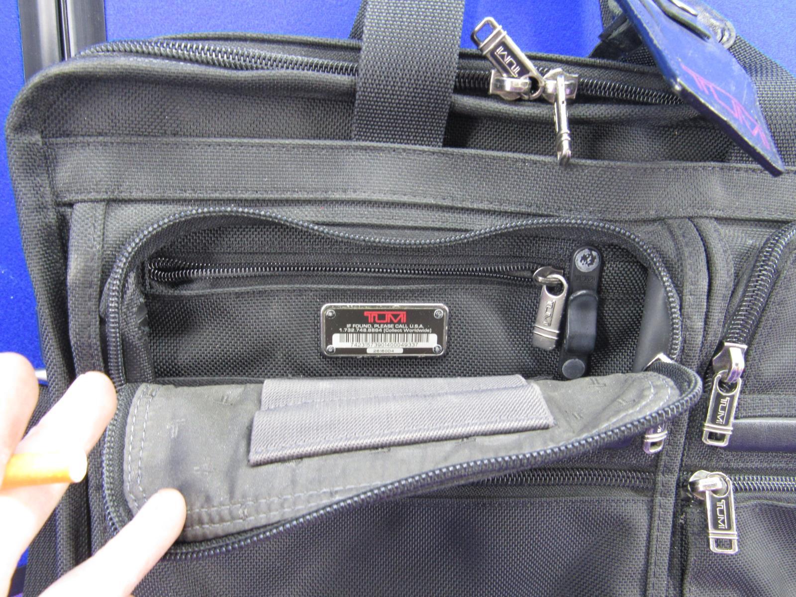TUMI Essential Gear Grey Black Leather Messenger Bag Laptop 18"13"x6 image 8