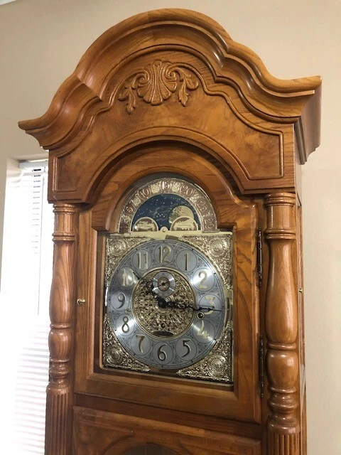 Howard Miller grandfather clock - Very accurate time - 79th Anniversary Edition - Image 2 of 4