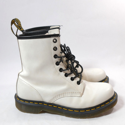 Dr. Martens Doc s. Doc Martens 11821 Women's Size US 8 / UK 6 / EU 39