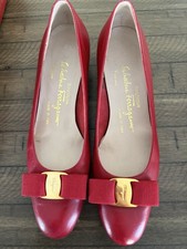 Salvatore Ferragamo Red Lillaz Vara leather pumps with a gold-tone bow 8AAA