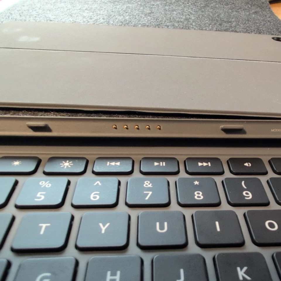 Amazon - Funda Teclado Fire Max 11 (versión 2023) - Gris Foto 2 de 4