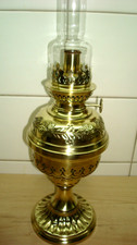 Superbe lampe à pétrole laiton massif restaurée et nettoyée prête