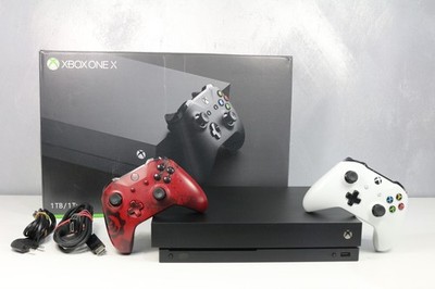 Microsoft Xbox One X 1TB Konsole mit 2 Controller - Schwarz