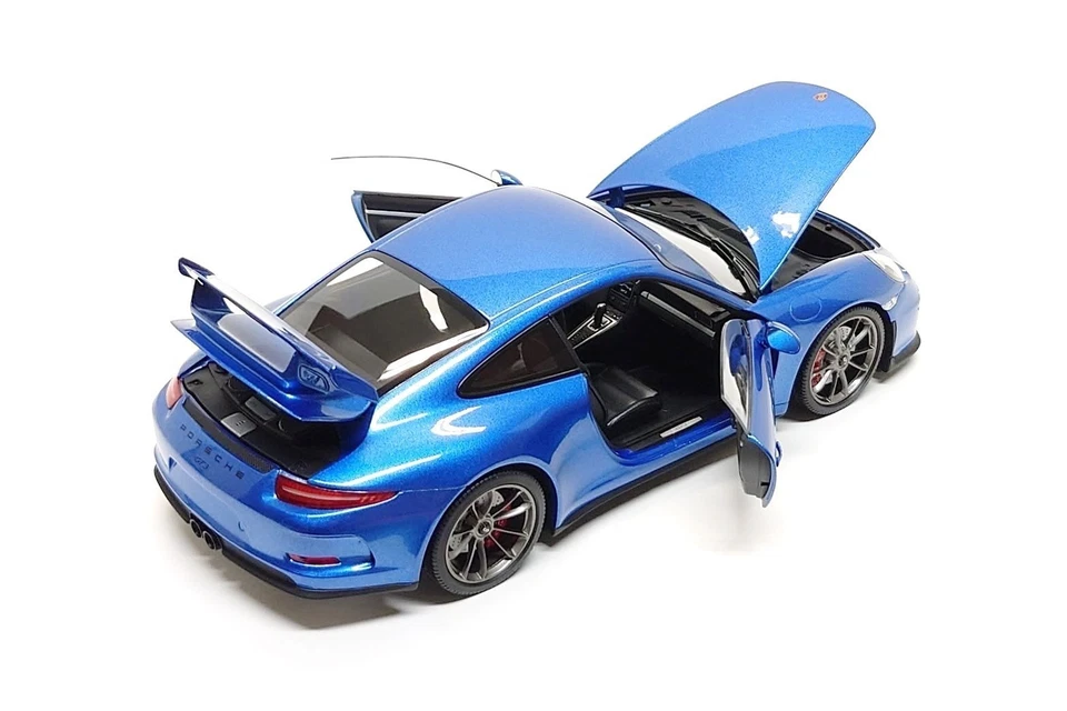 Minichamps 1:18 Porsche 911 GT3 (991) in Sapphire Blue Metallic - Image 4 of 4