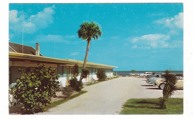 Daytona Beach, Florida vintage postcard / Blue Marlin motel