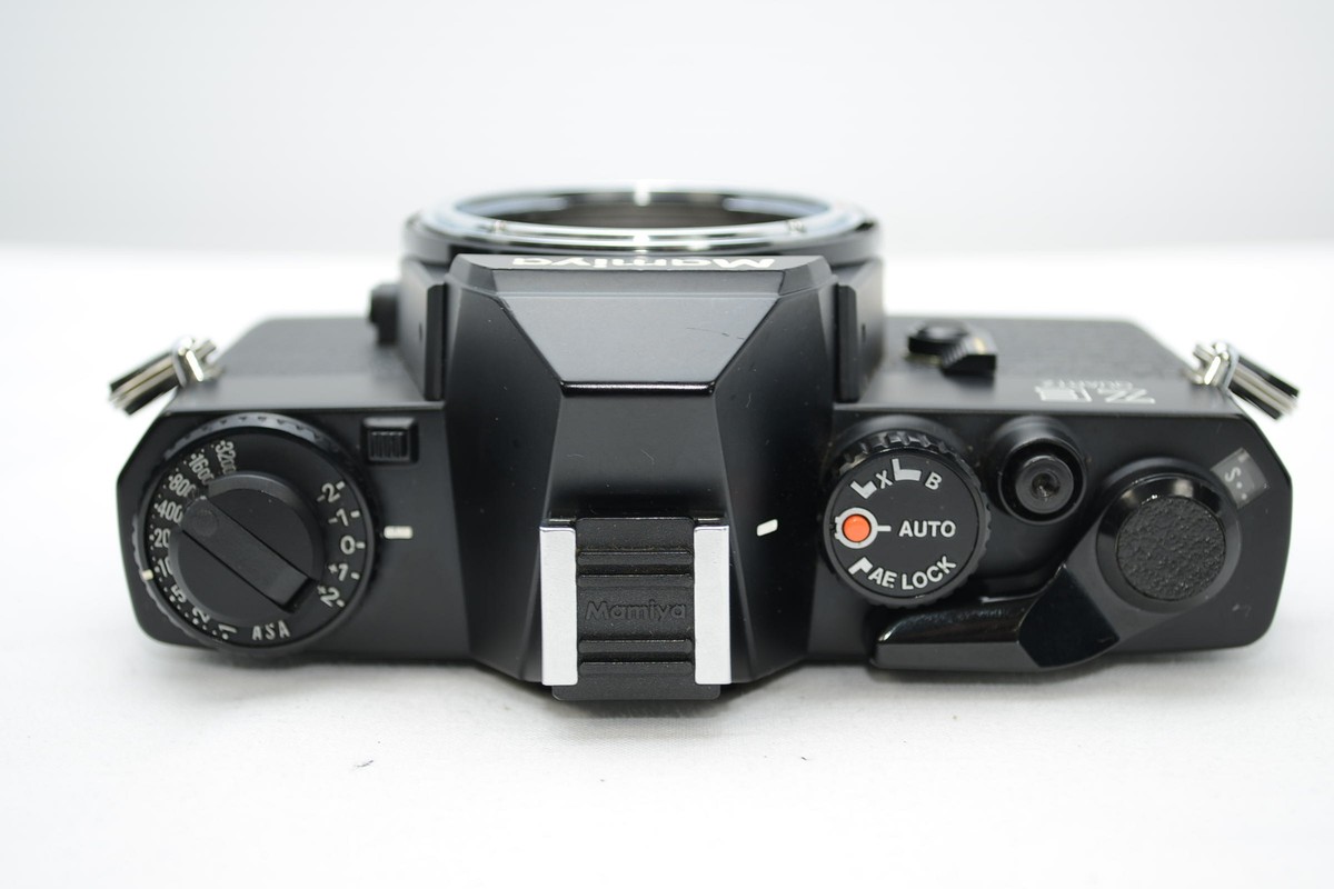 Vintage Mamiya ZE 35MM SLR Film Camera SEKOR Zoom E f3.5-4.5 35