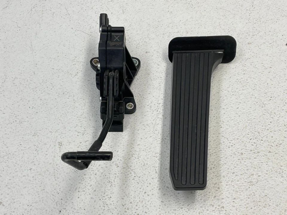 Unidad de montaje de pedal acelerador Lexus LS460 2013-2016 1503 OEM Foto 3 de 4