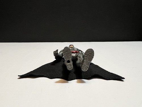 Mattel DC Universe Batman The Dark Knight Rises Ultra Blast Batman 4" Figure - Picture 8 of 8