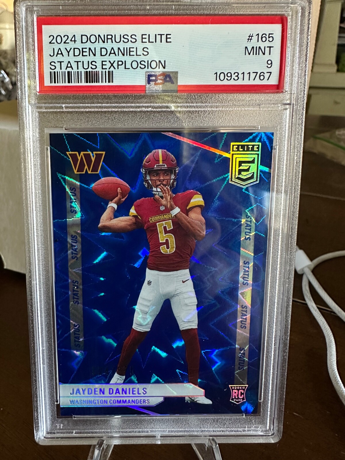 2024 Donruss Elite - Jayden Daniels #165 Blue Status Explosion /875 PSA 9 💎