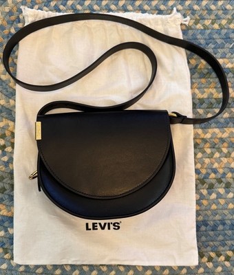 Levi's PREMIUM L-BAG SADDLE Handbag, Black Leather Mag Closure, New without Tags