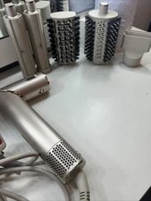 Shark Flex style In Great Condition gently used With 5 Attachments Good Price 