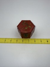 Red Black Beautiful Oriental Lacquered Jewelr...